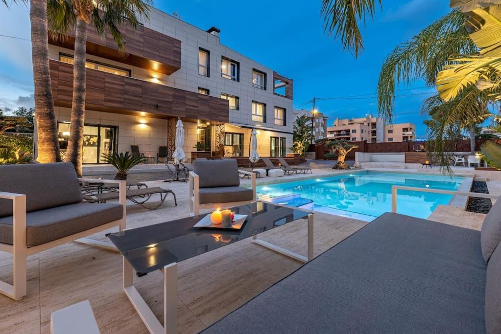 ミアミ・プラトーヤ5 Stelle Piscina, Jacuzzi, Wifi - 2 Min Dal Mareアパートメント エクステリア 写真